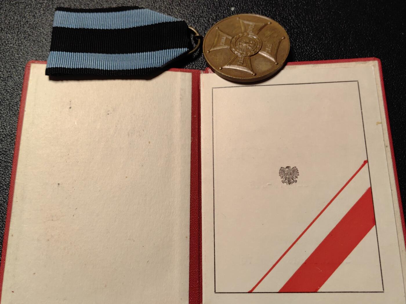 靖甫拍卖新拍第一场 波兰铜级战地光荣奖章带证书