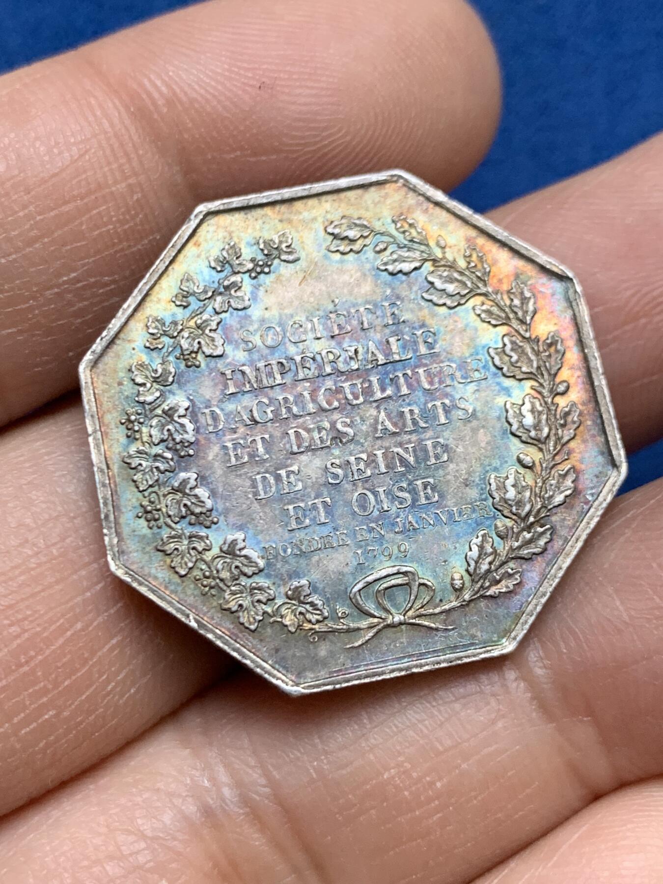 《竞宝斋》第453场 周日，周一 2场连拍 （全场包邮，欢迎送拍） 法国凡尔赛皇家农业、园艺、渔业和狩猎公司八角银质代币，11.67g，29mm，蜜蜂银标。