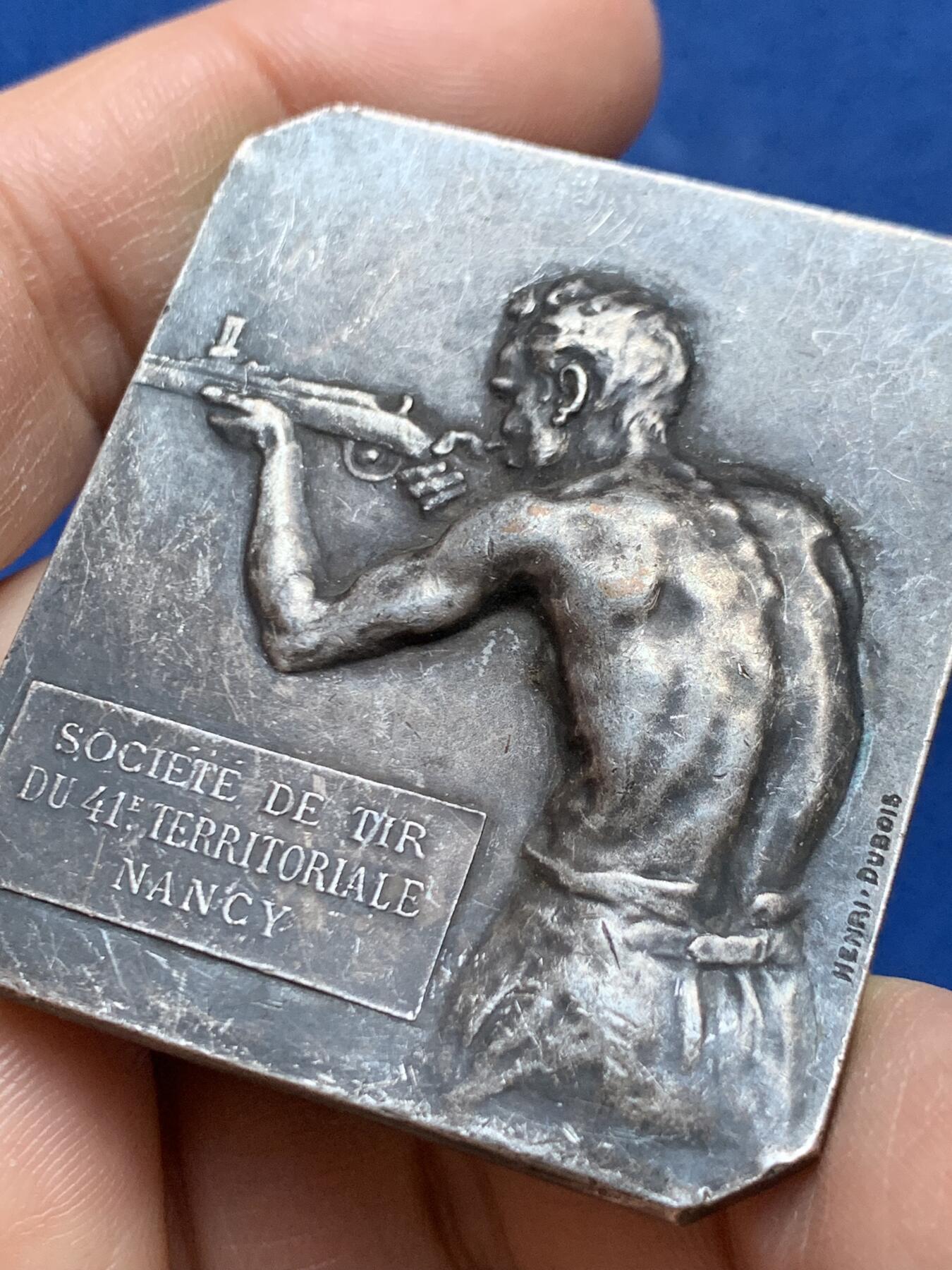 《竞宝斋》第453场 周日，周一 2场连拍 （全场包邮，欢迎送拍） 法国南希射击比赛镀银铜章 高浮雕 59.45克 43.5*50.3mm