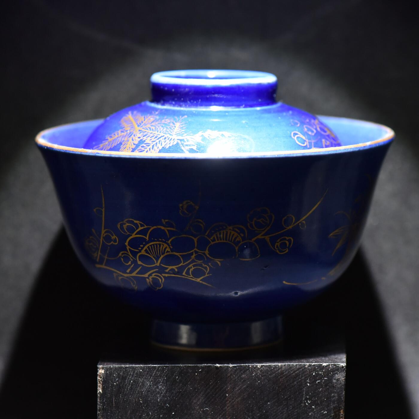 【良泉】第45期【直播场】1月15日晚19.30点开拍！ 208组，西方古代钱币、丝路古珠杂项专场 明治时代【日本】霁蓝釉描金盖碗