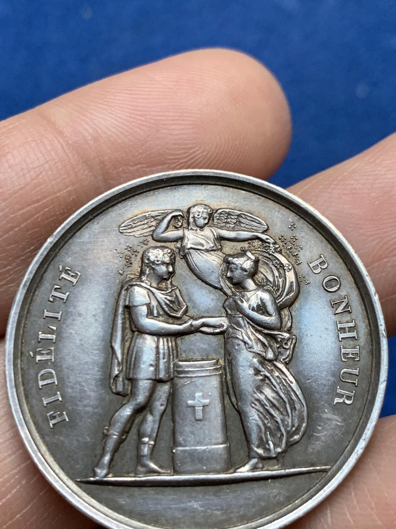 《竞宝斋》第453场 周日，周一 2场连拍 （全场包邮，欢迎送拍） 法国婚姻与爱情纪念银章 1854 手指银标 16.05克 33.2mm