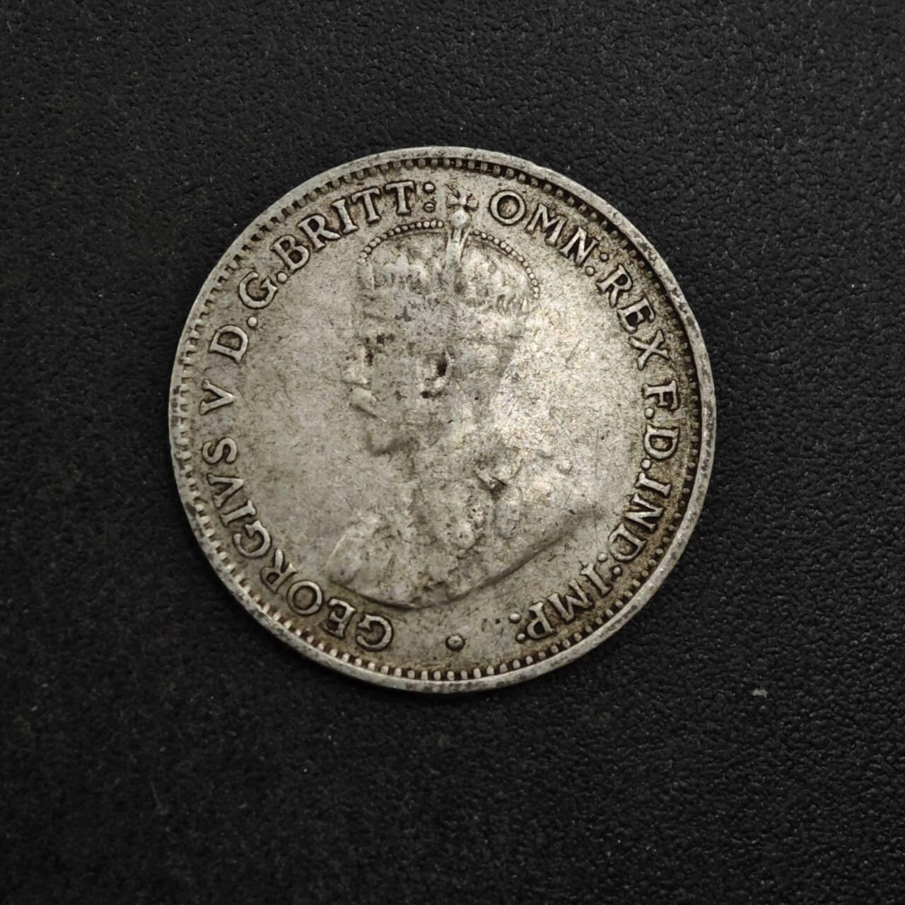 【淘币小摊】实时拍第八百三十七拍   散币银币场   满百包邮可预留二周 每周一统一发货   澳大利亚1935年乔治五世3便士银币