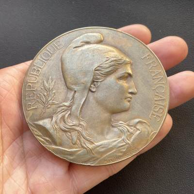 「木头集藏」章牌专场-第65场 - A.Borrel～1887年法国萨迪·卡诺当选总统纪念大铜章，直径：72.4  mm，226.1g，边铭：丰饶角 BRONZE，正面刻画自由帽玛丽安娜形象，高浮雕设计，厚重压手，品相不错。