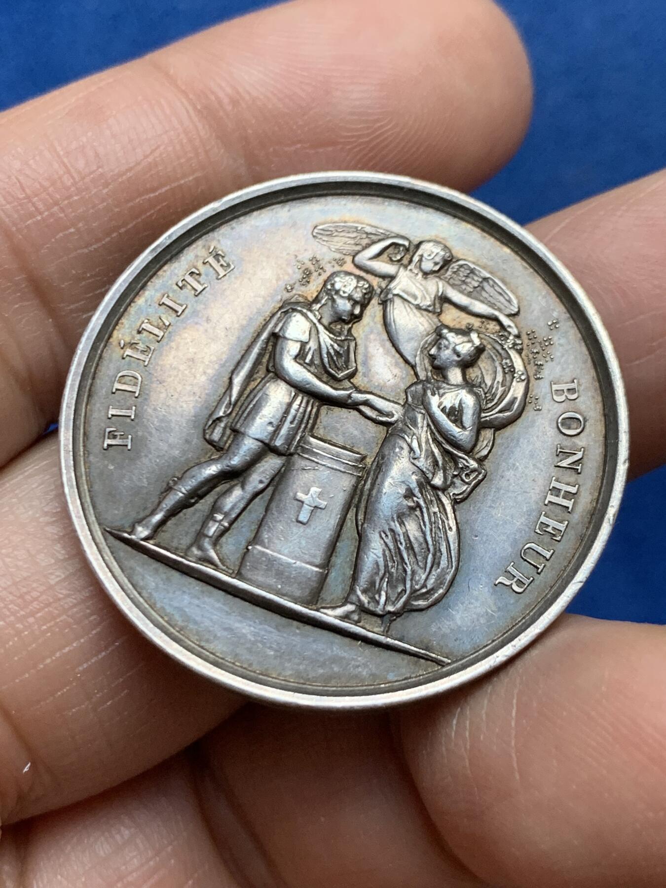 《竞宝斋》第453场 周日，周一 2场连拍 （全场包邮，欢迎送拍） 法国婚姻与爱情纪念银章 1854 手指银标 16.05克 33.2mm