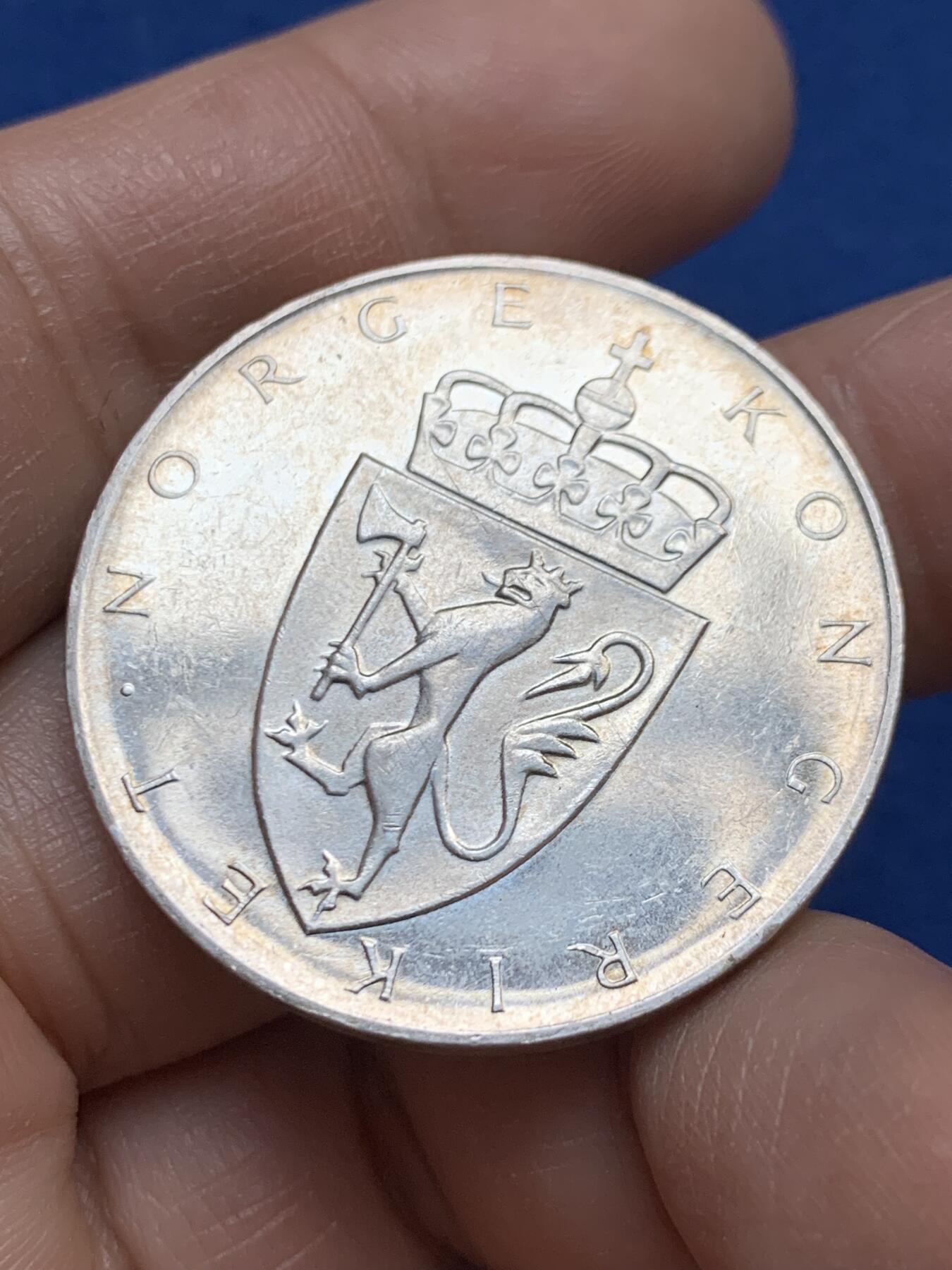 《竞宝斋》第453场 周日，周一 2场连拍 （全场包邮，欢迎送拍） 挪威1964年宪法百年10克朗银币 900银 20克