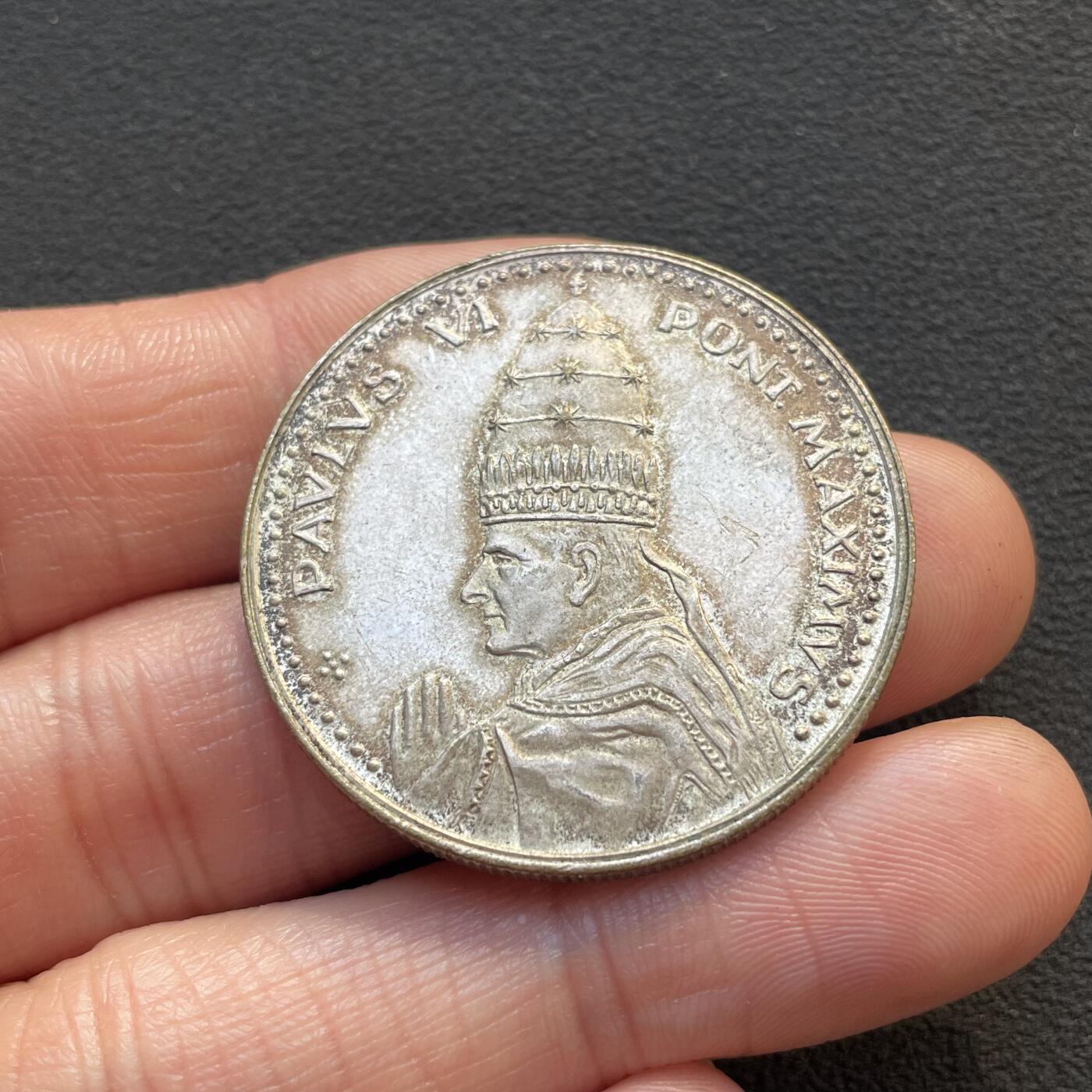 「木头集藏」章牌专场-第65场 梵蒂冈教皇保罗六世纪念铜章，直径：35mm，背面刻画 米开朗琪罗雕塑作品：圣殇，