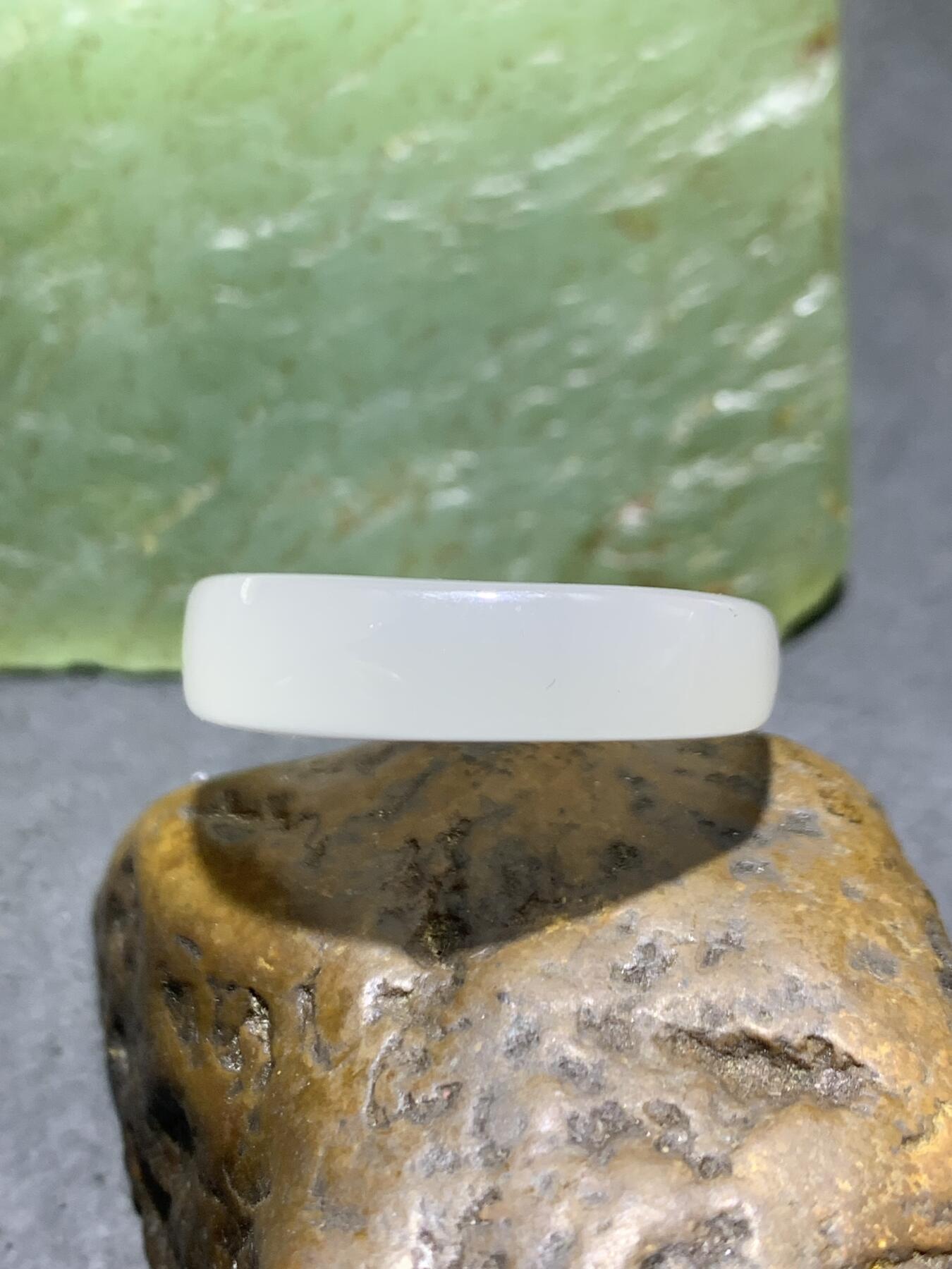 冰透高玉化海洋玉髓通货吊坠一个，