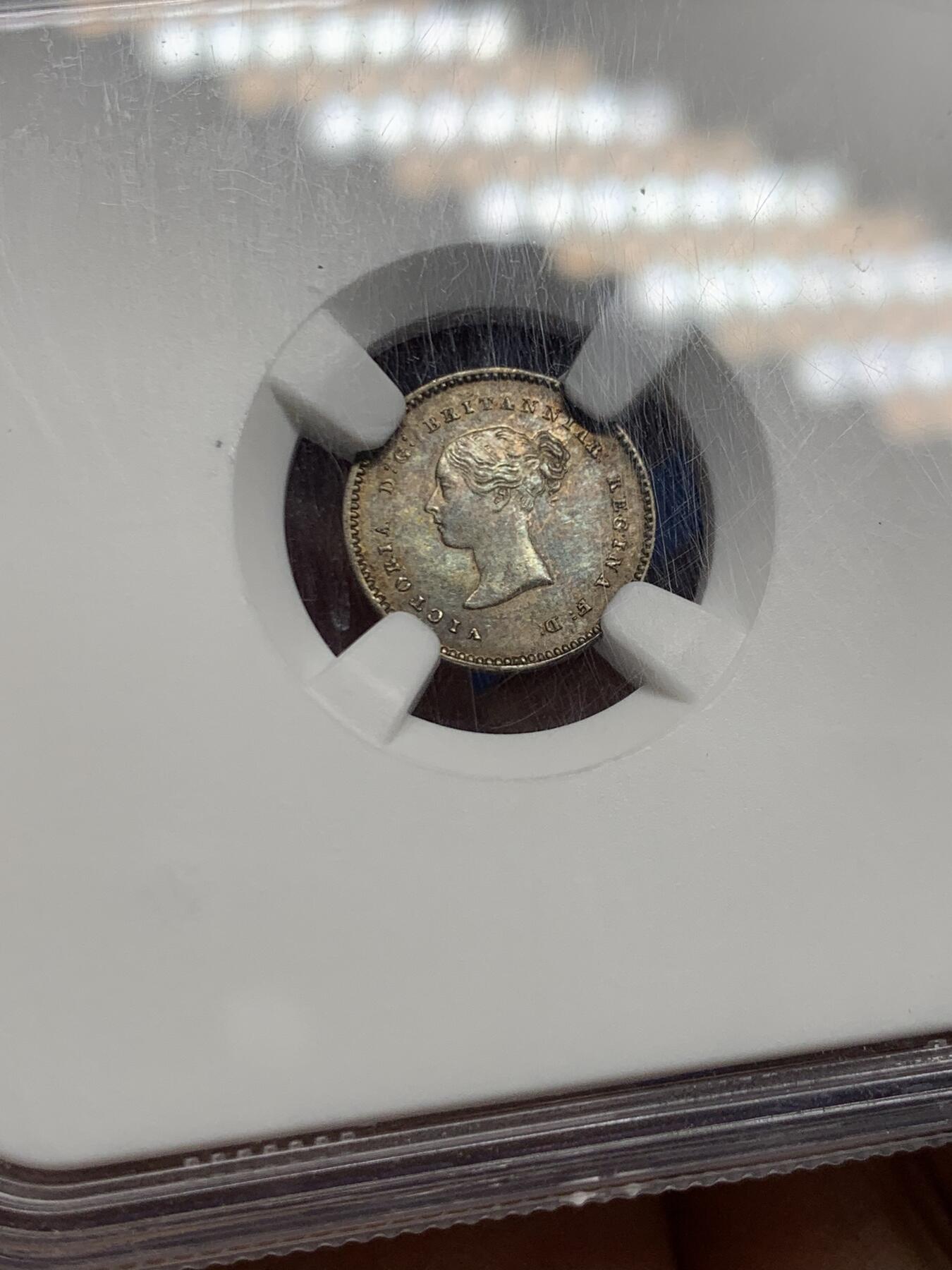 《竞宝斋》第453场 周日，周一 2场连拍 （全场包邮，欢迎送拍） NGC MS62 英国1973年维多利亚女王2便士濯足小银币