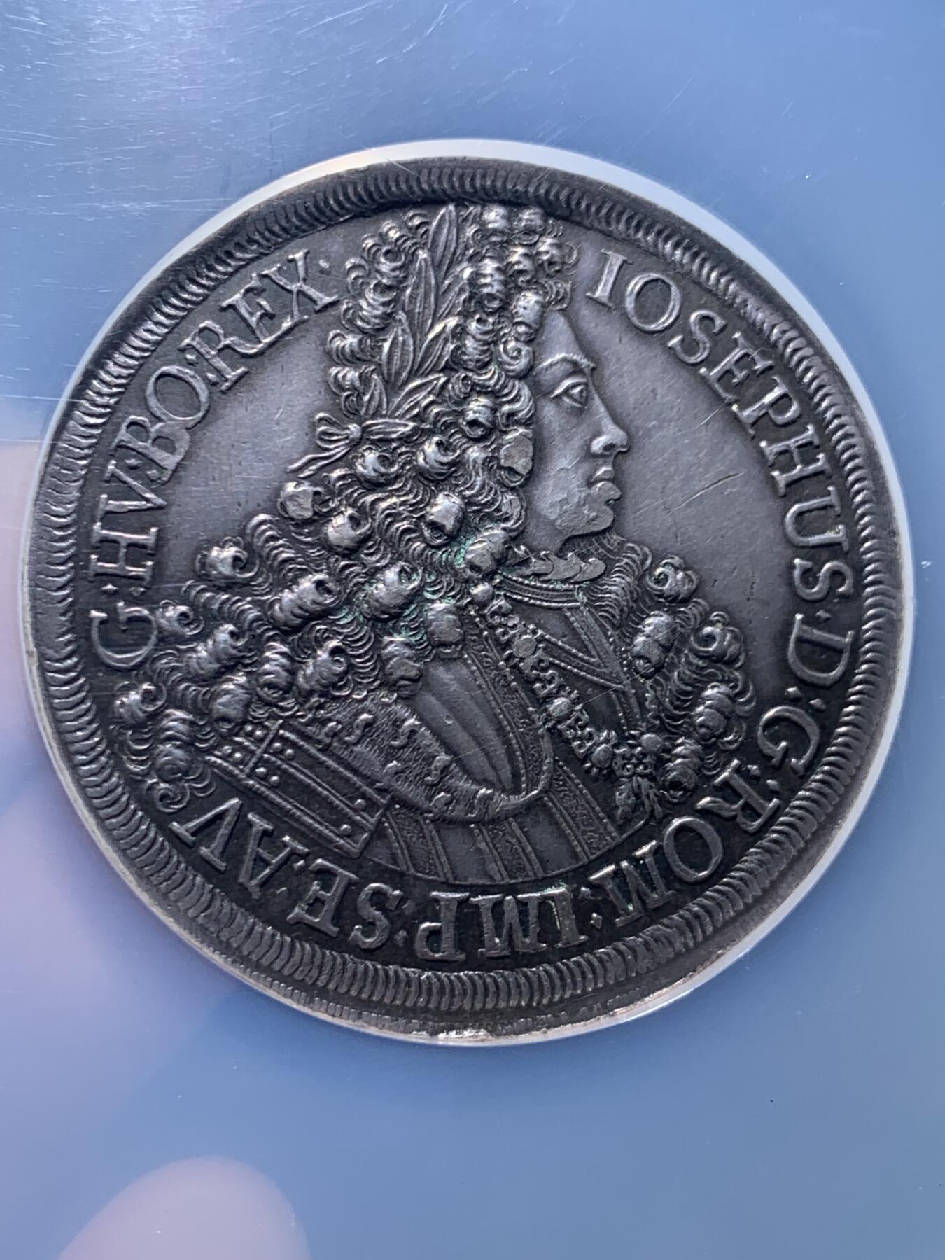 《竞宝斋》第453场 周日，周一 2场连拍 （全场包邮，欢迎送拍） NGC AU58 神圣罗马帝国 1705-11年 蒂罗尔伯国  约瑟夫一世 2泰勒大银币 57.7克的双重手感 大波浪发型 加大盒装 不用换藏的品种