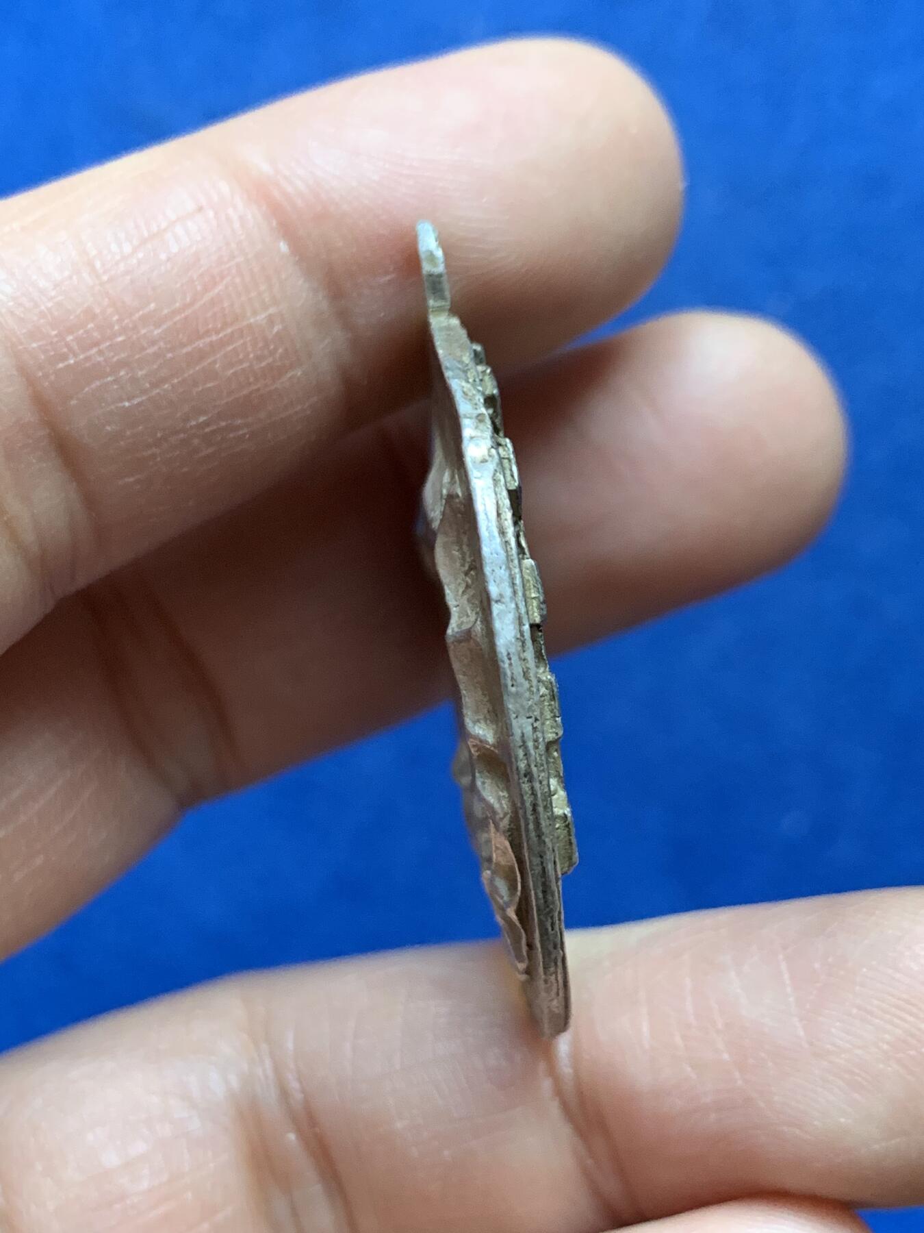 《竞宝斋》第453场 周日，周一 2场连拍 （全场包邮，欢迎送拍） 1930年3月31日双面高浮雕银章，重量17.72克，直径：36.2mm。