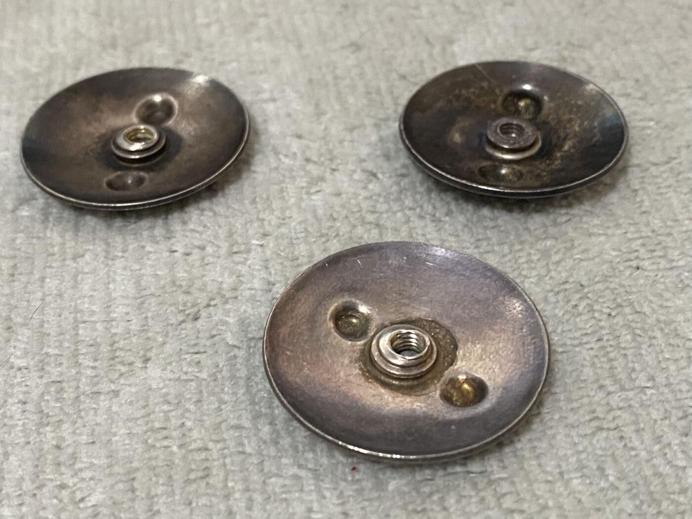 苏联勋章奖章1月5日晚上九点结束在麦稀奇 找不到的加我qq或者微信都是184277308备注苏章拍卖。最好加微信群每次都会通知还有提前可以一口价的 最近会持续拍卖一些东西。