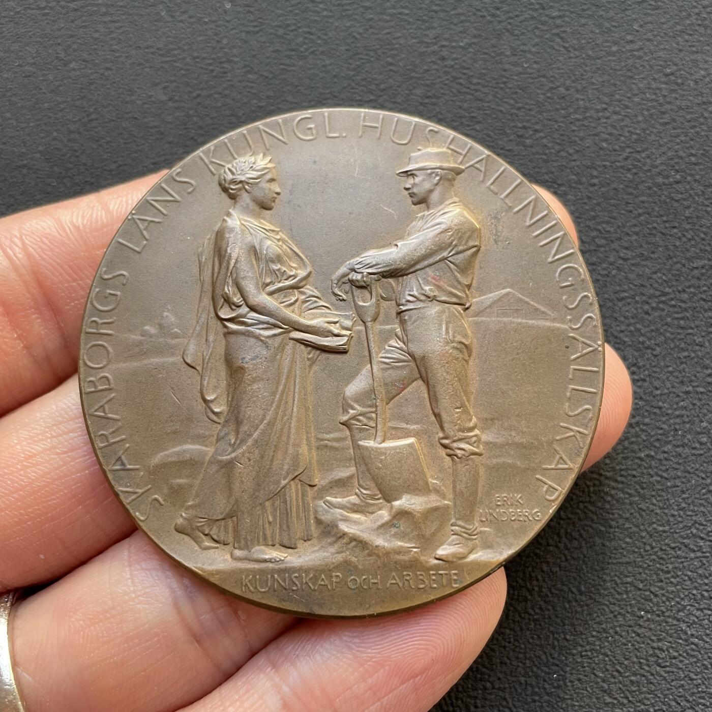 「木头集藏」章牌专场-第65场 1929年瑞典农业家庭协会铜章，直径：52.4 mm，57.8 g，少见铜章。