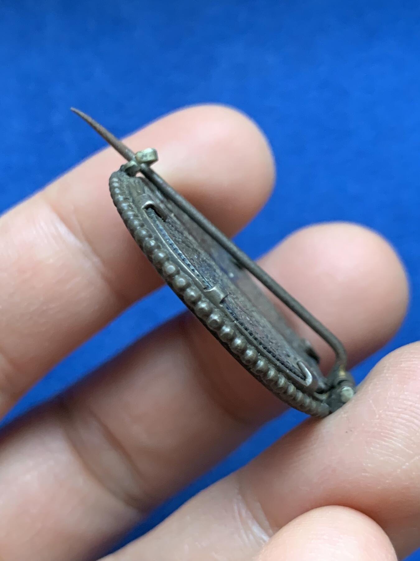 《竞宝斋》第453场 周日，周一 2场连拍 （全场包邮，欢迎送拍） 德国普鲁士王国建国200周年2马克纪念胸章 14.65克 31.6mm