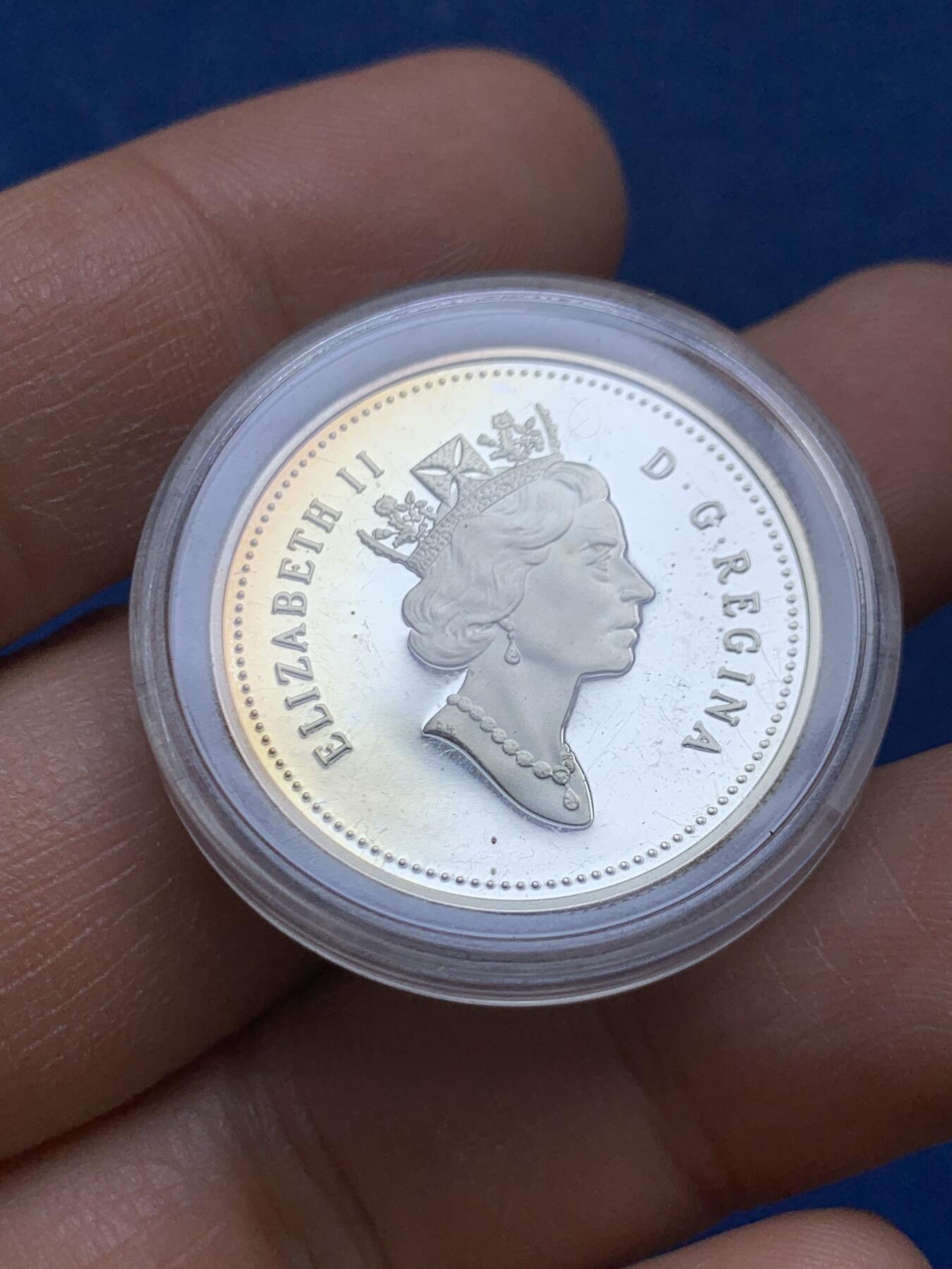 《竞宝斋》第453场 周日，周一 2场连拍 （全场包邮，欢迎送拍） 加拿大1997年伊丽莎白二世女王50分精制银币 925银 9.4克