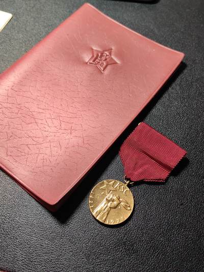 靖甫拍卖新拍第一场 - 捷克斯洛伐克革命50周年奖章带证书