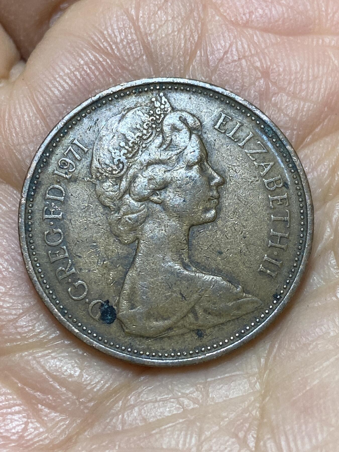 2026年第一场(总第一百七十场）外国好品散币场(免佣金) 英国🇬🇧1971年2新便士(伊丽莎白二世中年花冠，十进制第一版首发年)