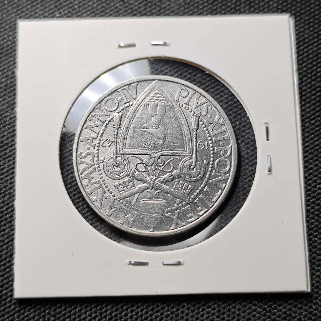 KK钱币收藏小铺 《套币 好品/批量散币专场》  2月预留时间 周末发货  1942梵蒂冈2里拉 好品