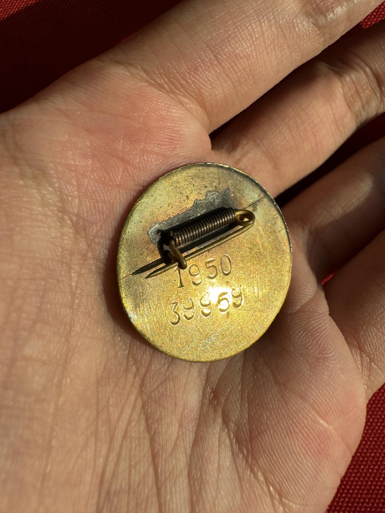 五哥徽章群   30号周二晚上八点4群联拍 铜章