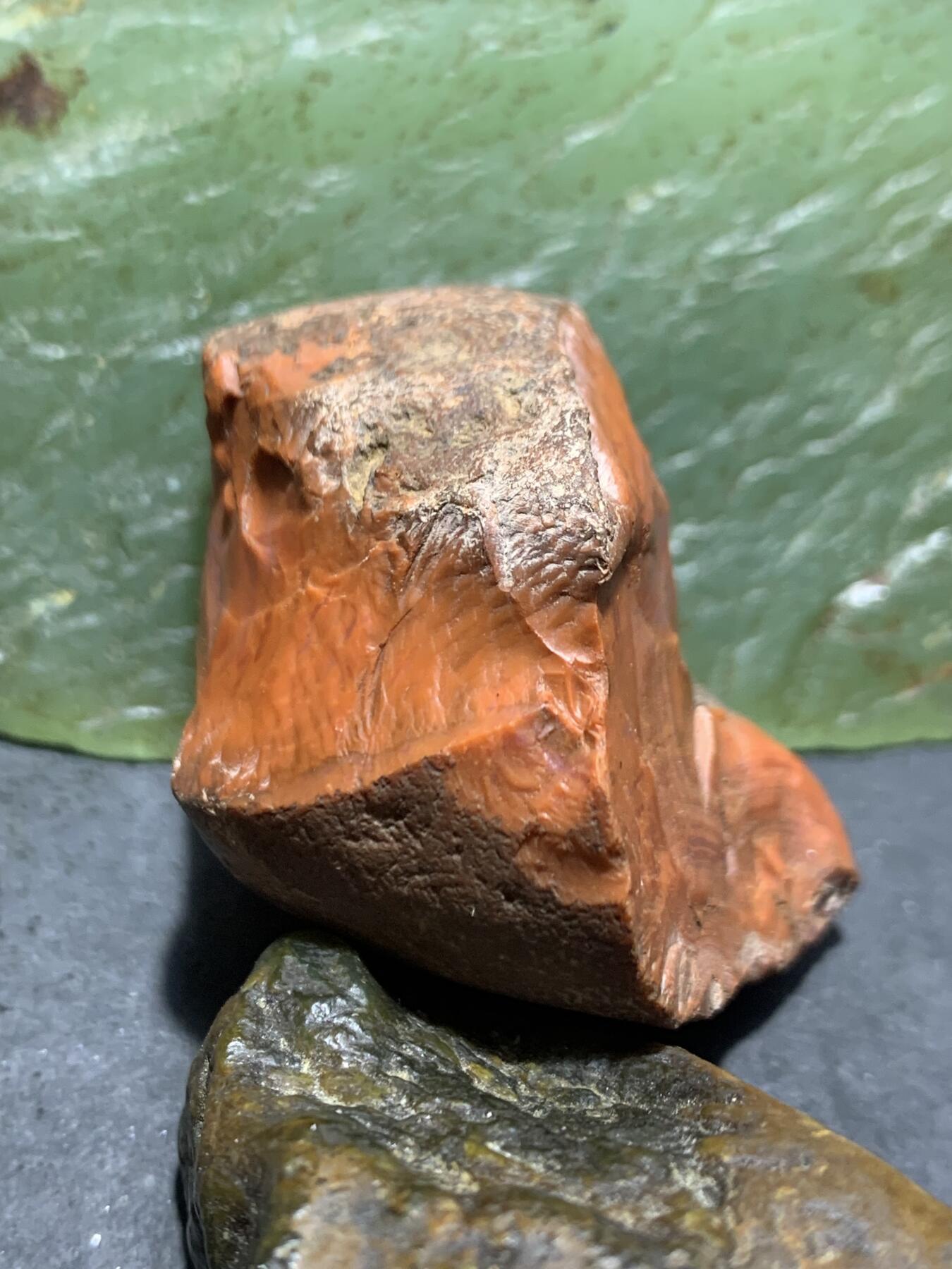 精美开窗料铁皮南红玛瑙原石一颗，