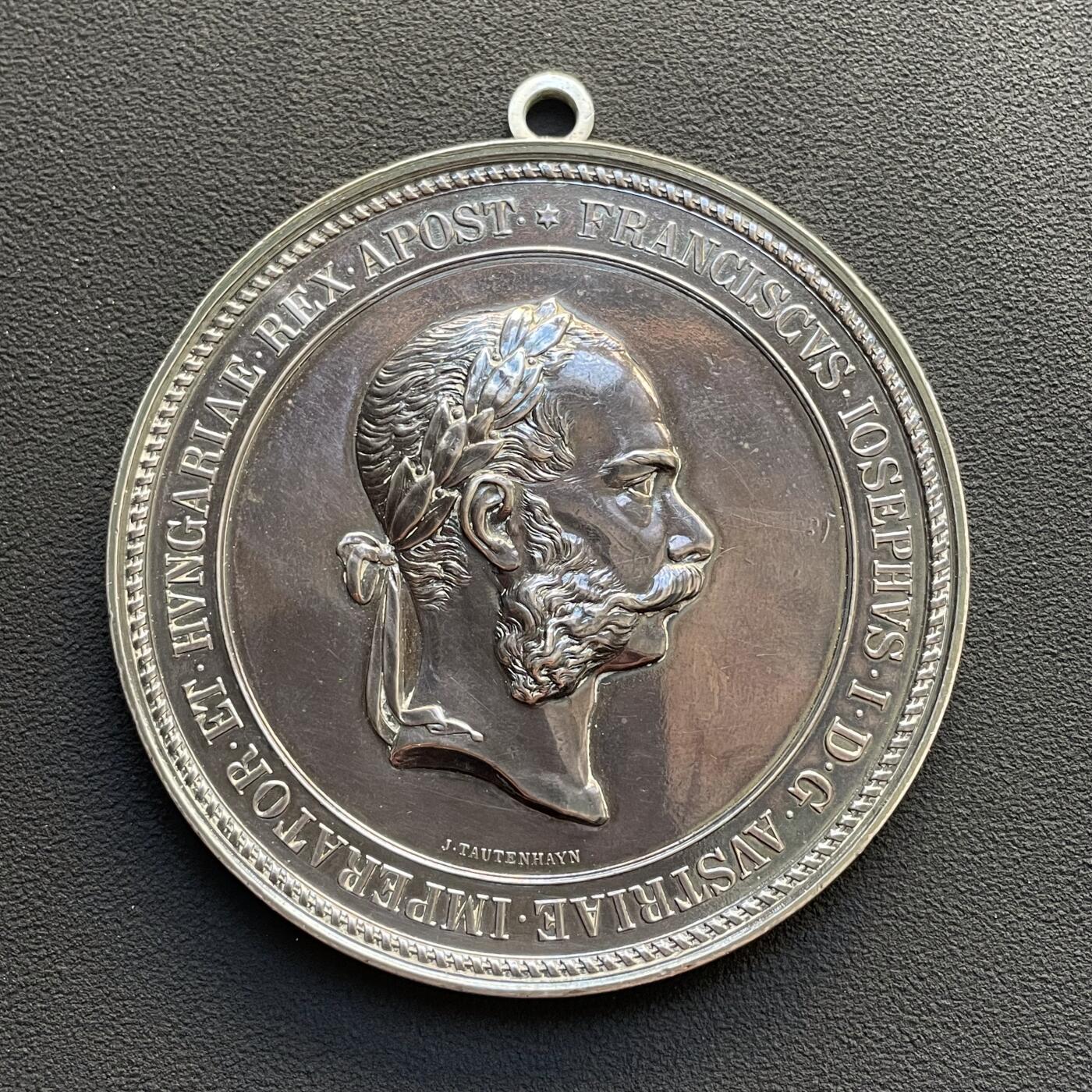 「木头集藏」章牌专场-第65场 1869年奥地利皇帝 弗朗茨·约瑟夫一世 朝圣耶路撒冷圣墓纪念银章，直径：71.6 mm，121.8g。