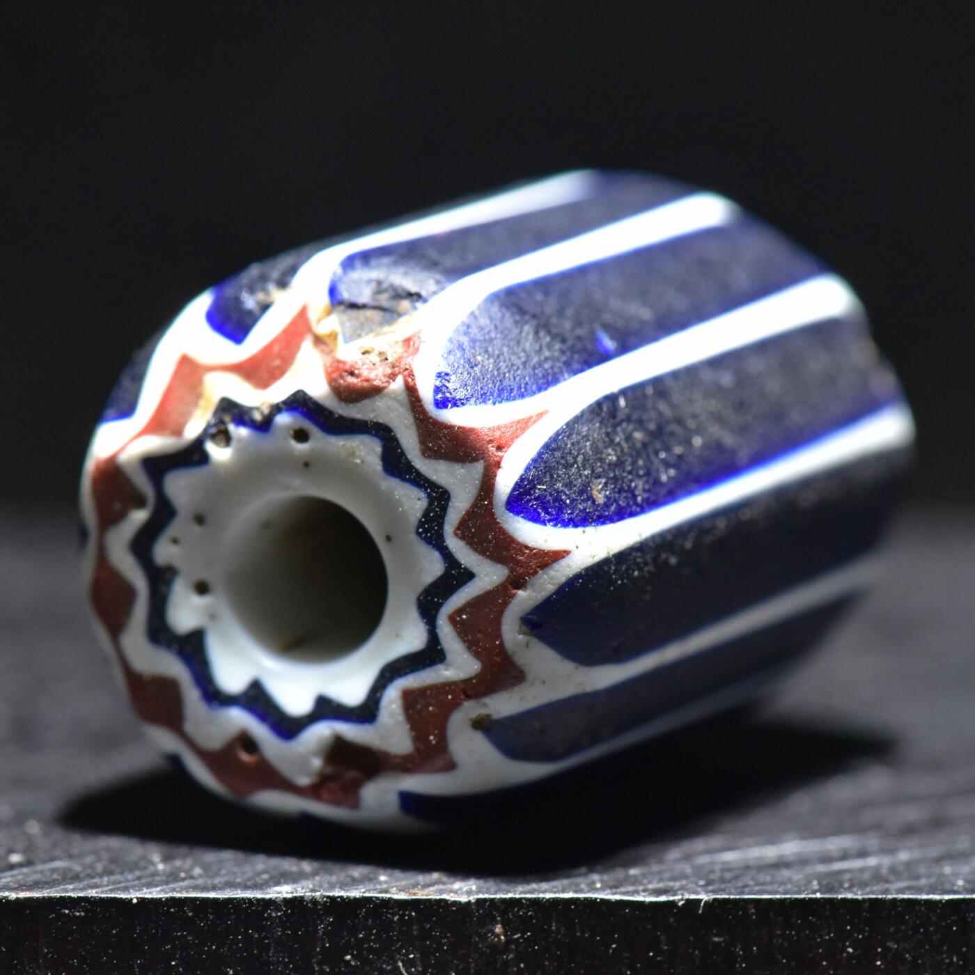 【良泉】第45期【直播场】1月15日晚19.30点开拍！ 208组，西方古代钱币、丝路古珠杂项专场 约1850-1900年，威尼斯穆拉诺岛，桶状六层雪佛兰（Chevron）贸易珠