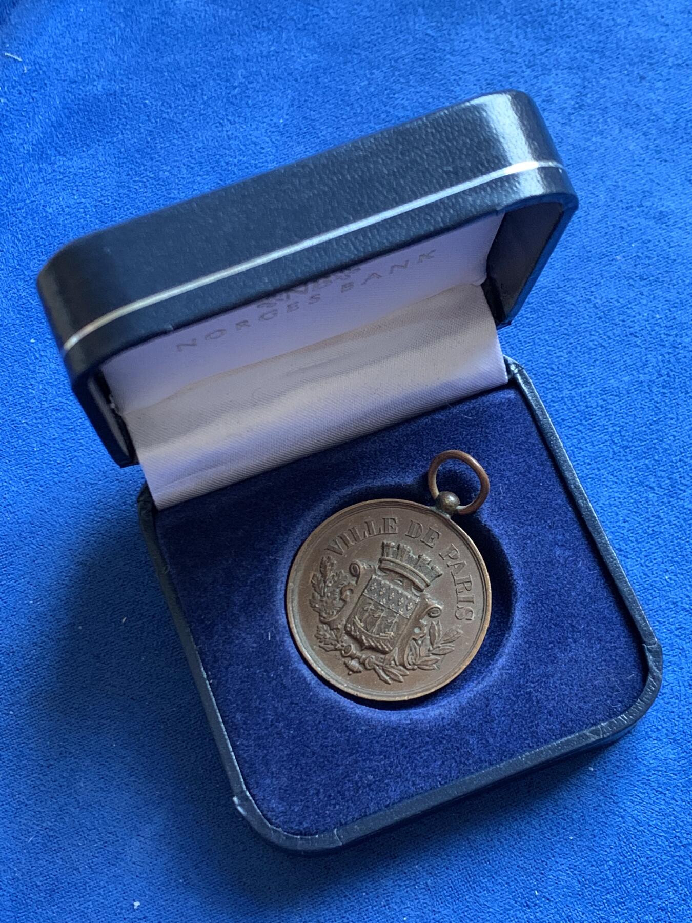 《竞宝斋》第453场 周日，周一 2场连拍 （全场包邮，欢迎送拍） 法国1888年第17区射击协会奖章，直径：33mm，重量：14.15克。