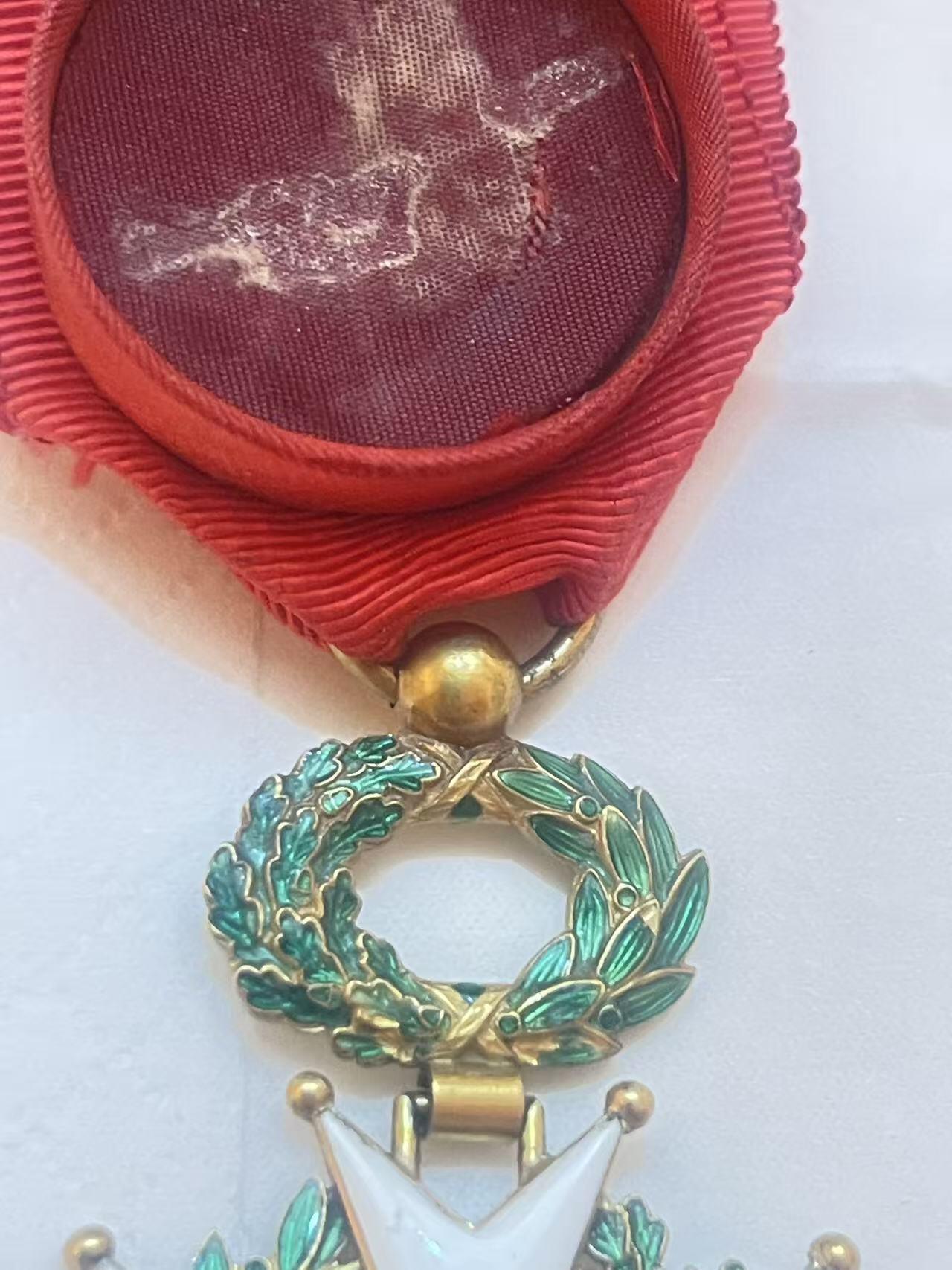 苏联勋章奖章1月5日晚上九点结束在麦稀奇 找不到的加我qq或者微信都是184277308备注苏章拍卖。最好加微信群每次都会通知还有提前可以一口价的 最近会持续拍卖一些东西。