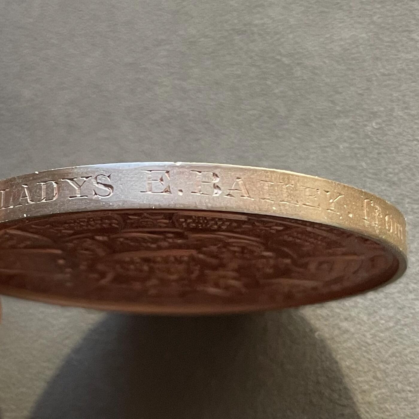 「木头集藏」章牌专场-第65场 1897年英国维多利亚女王钻石禧年纪念铜章，直径：51 mm，品相不错。