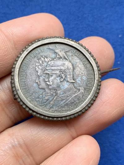 《竞宝斋》第453场 周日，周一 2场连拍 （全场包邮，欢迎送拍） - 德国普鲁士王国建国200周年2马克纪念胸章 14.65克 31.6mm