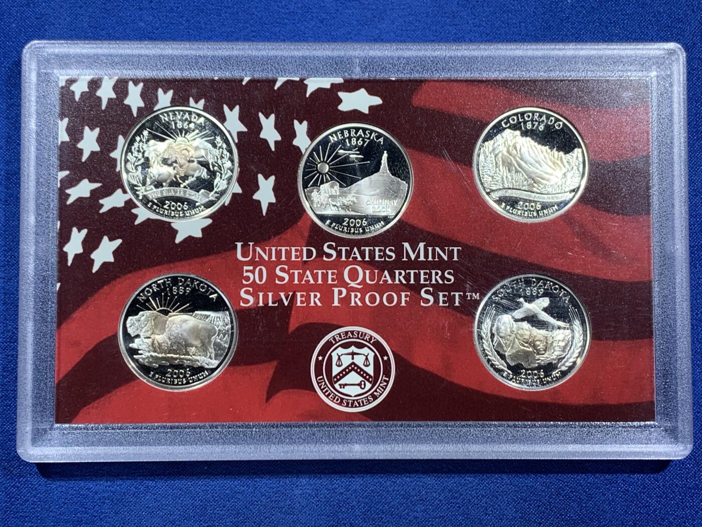 《竞宝斋》第453场 周日，周一 2场连拍 （全场包邮，欢迎送拍） 美国2006年50州系列25美分5枚精制银币套 带盒证 6.25克X5枚 900银