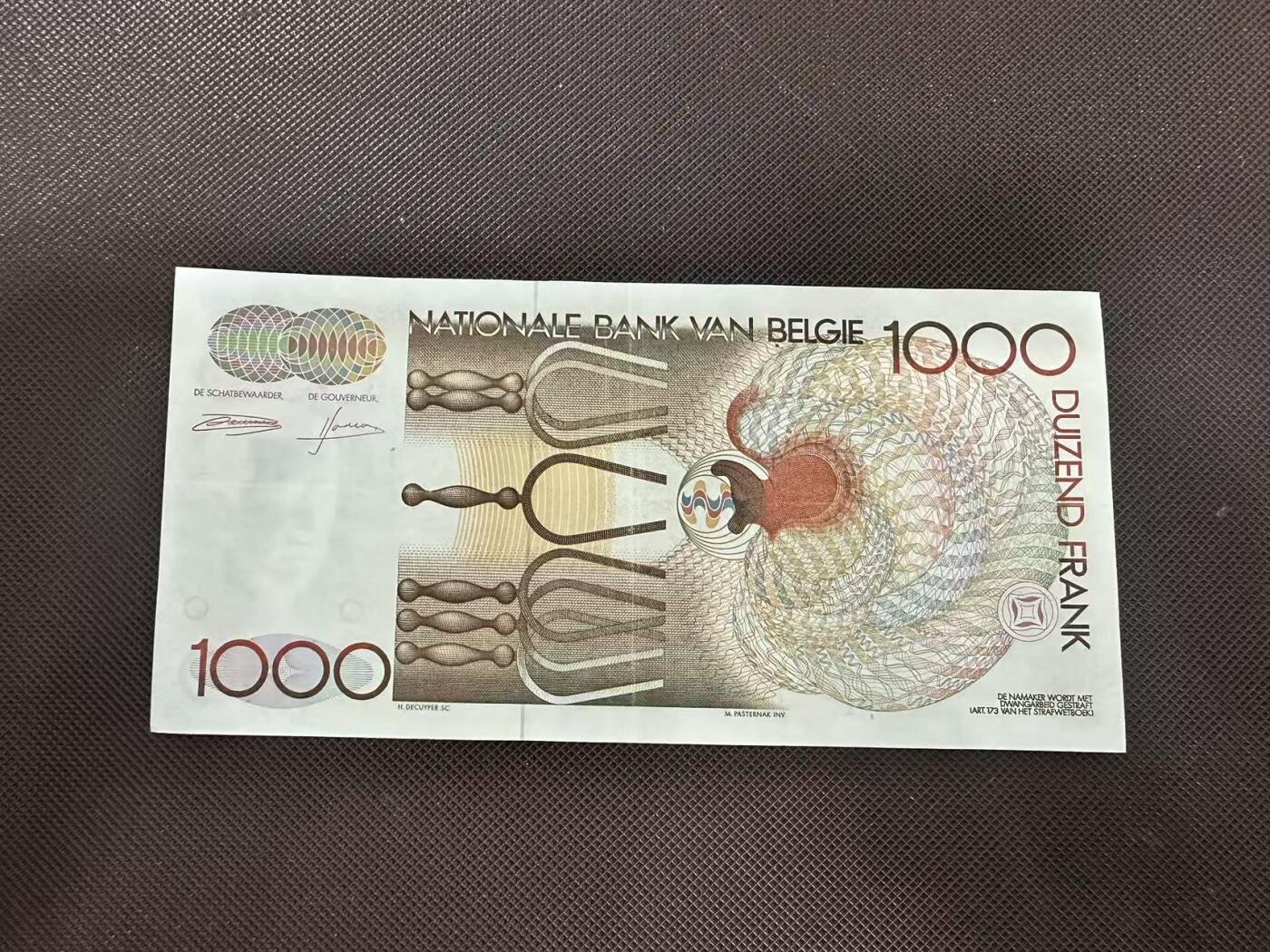 喜羊羊钱币收藏2025第11期(流通品相场) 比利时	P-144 1980-96年1000法郎	品相如图				53104646847			