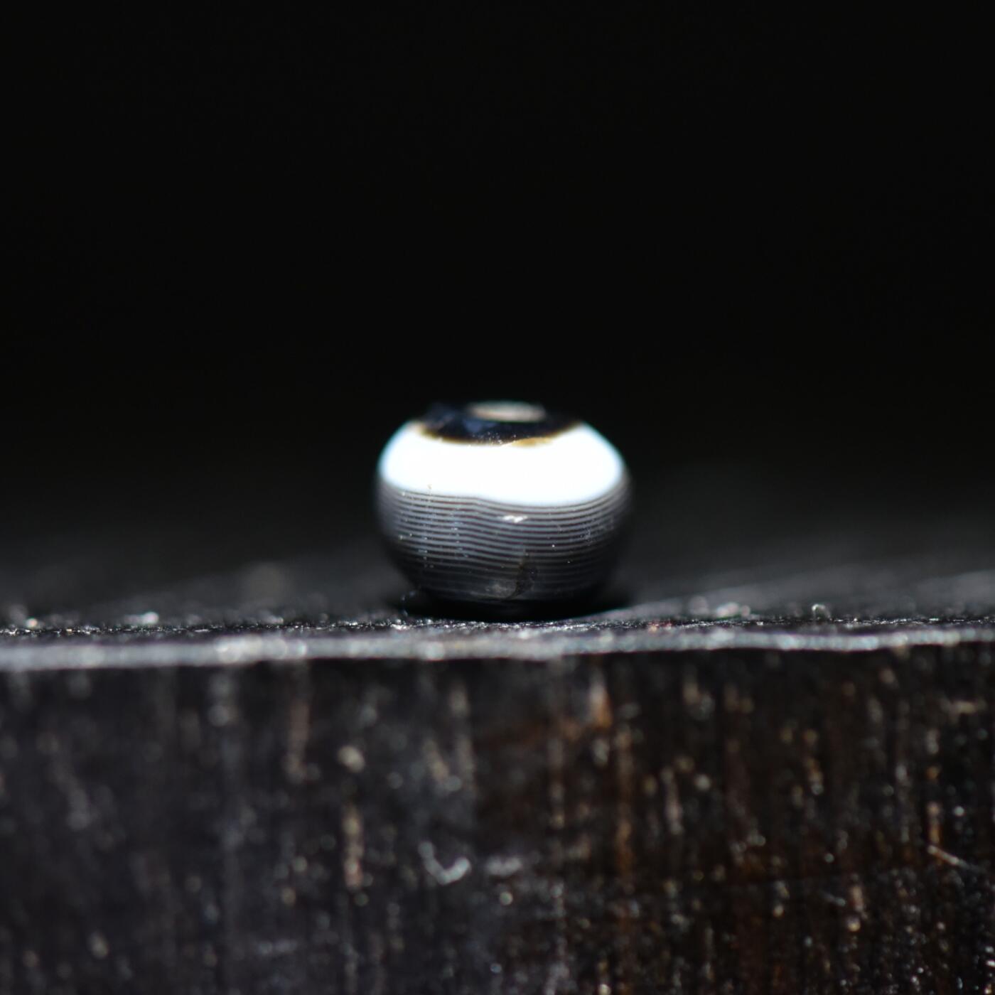 【良泉】第45期【直播场】1月15日晚19.30点开拍！ 208组，西方古代钱币、丝路古珠杂项专场 公元前后【西亚】微型缠丝玛瑙珠