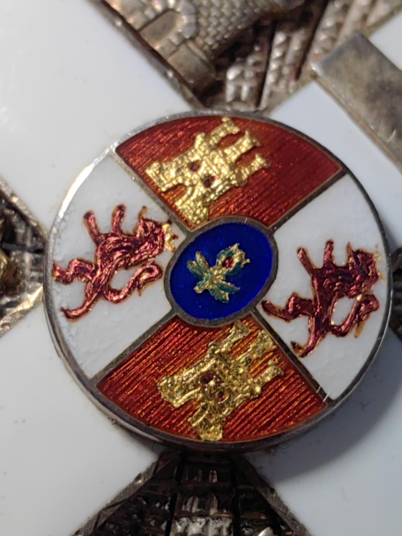 靖甫拍卖新拍第一场 西班牙军事功勋勋章 带原盒