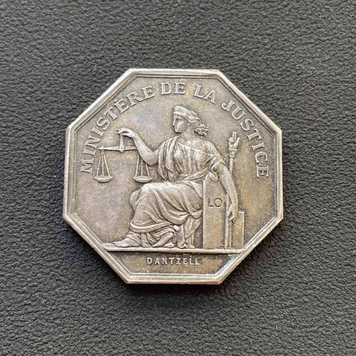 「木头集藏」章牌专场-第65场 法国皇家印章参事八角银章，直径：31.3 mm，15.2 g，边铭：蜜蜂 ARGENT，较少见八角