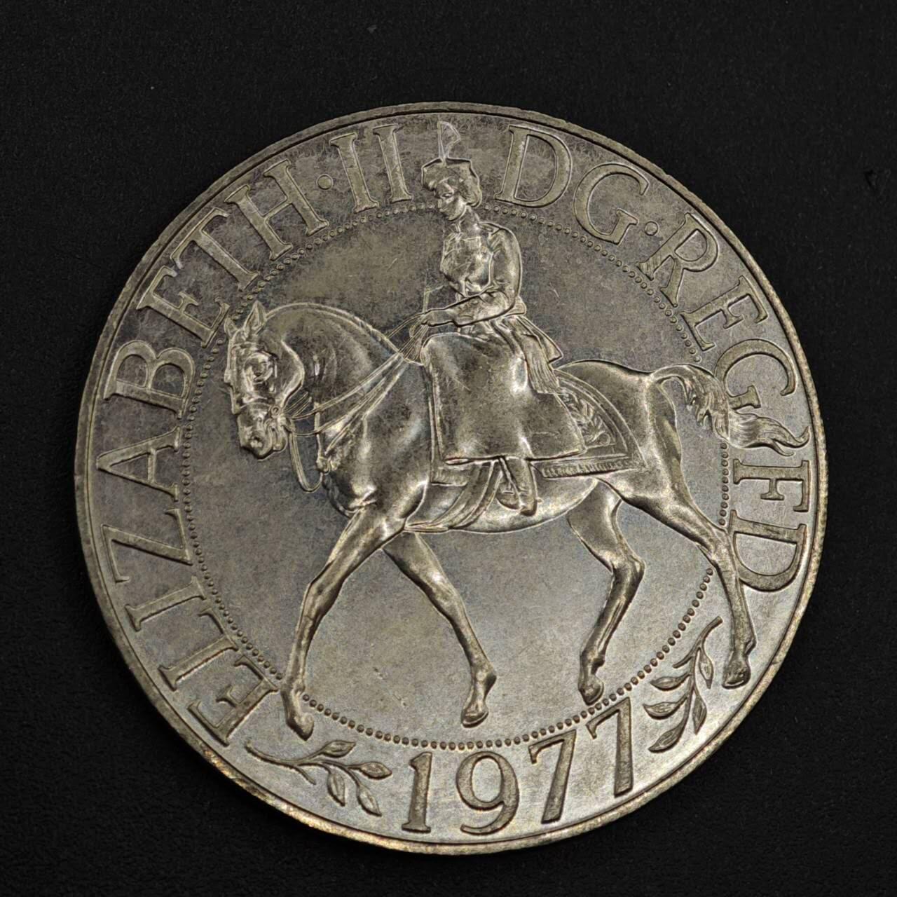 【淘币小摊】实时拍第八百三十七拍   散币银币场   满百包邮可预留二周 每周一统一发货   英国1977年女王登基银禧克朗纪念币