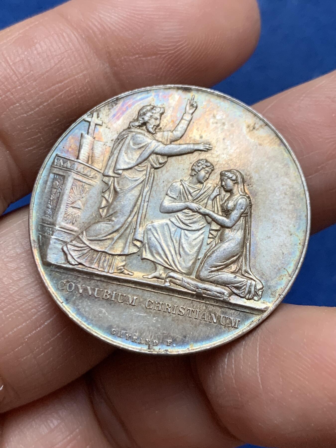 《竞宝斋》第453场 周日，周一 2场连拍 （全场包邮，欢迎送拍） 法国婚姻与爱情纪念银章 背面无刻字 16.3克 32mm 丰饶角1银标