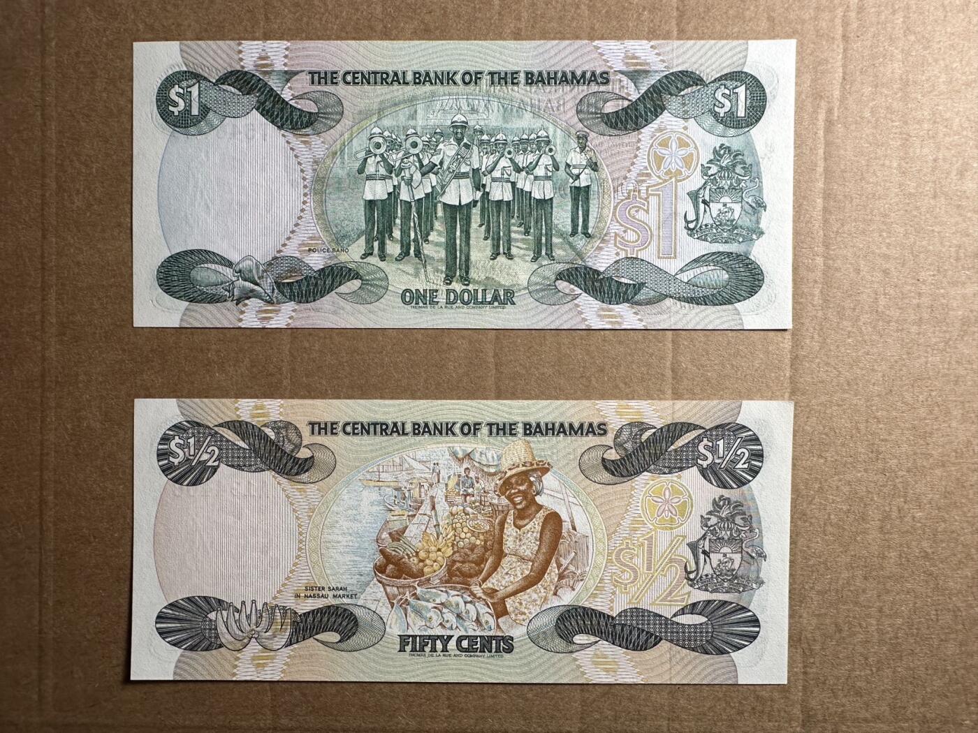 🐍甜小邱世界纸币收藏🐍第138期精品场💐 1974早期年份两张（含777豹子号一张）全新UNC 巴哈马 1 1/2 元