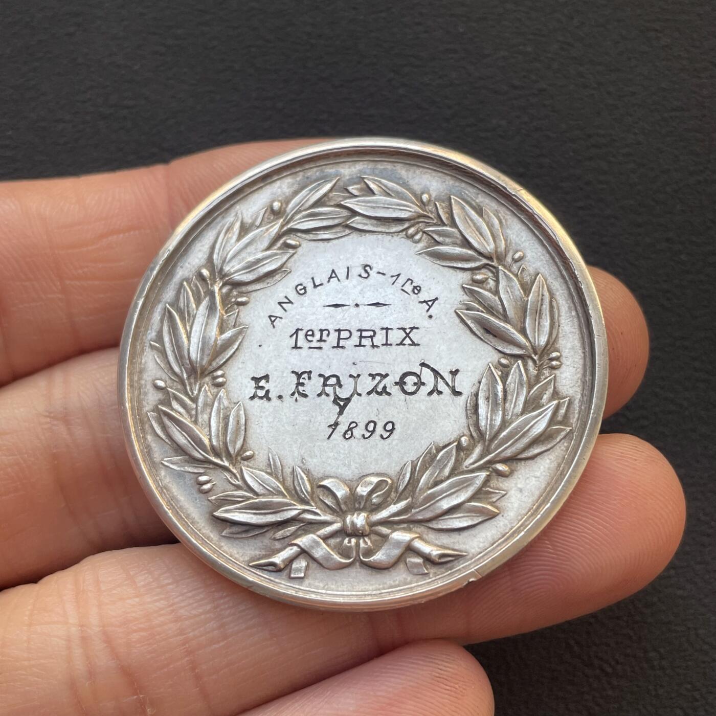 「木头集藏」章牌专场-第65场 1899年法国罗讷省职业教育协会银章，直径：41.3 mm，37.2g，边铭：丰饶角 AEGENT，少见银章，高浮雕刻画，品相不错。