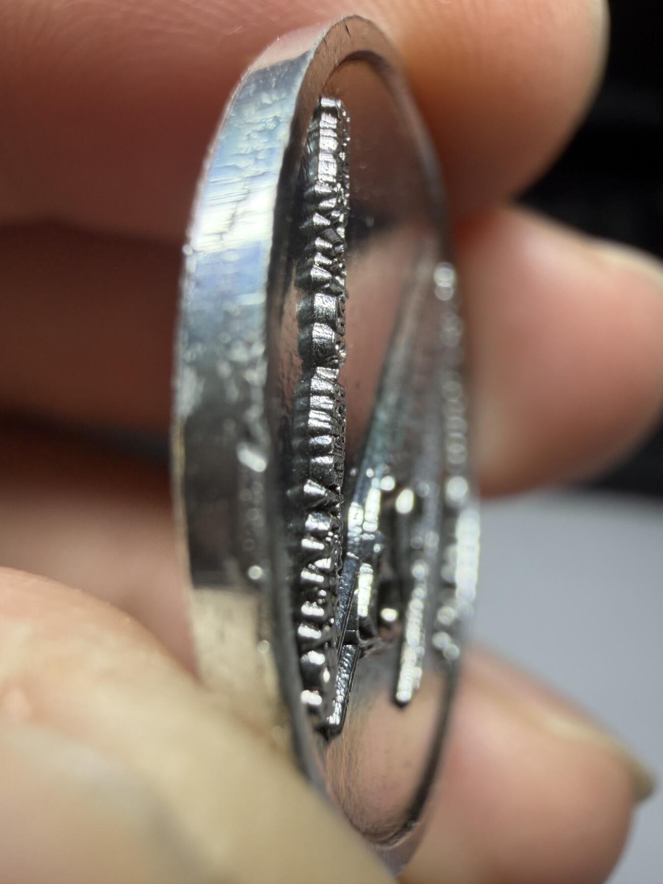 2025年集古藏今外币拍卖第十一期-第6场—（总第296拍），可以寄存60天，满160元包邮。 日本铁路开通百年纪念章，直径25毫米