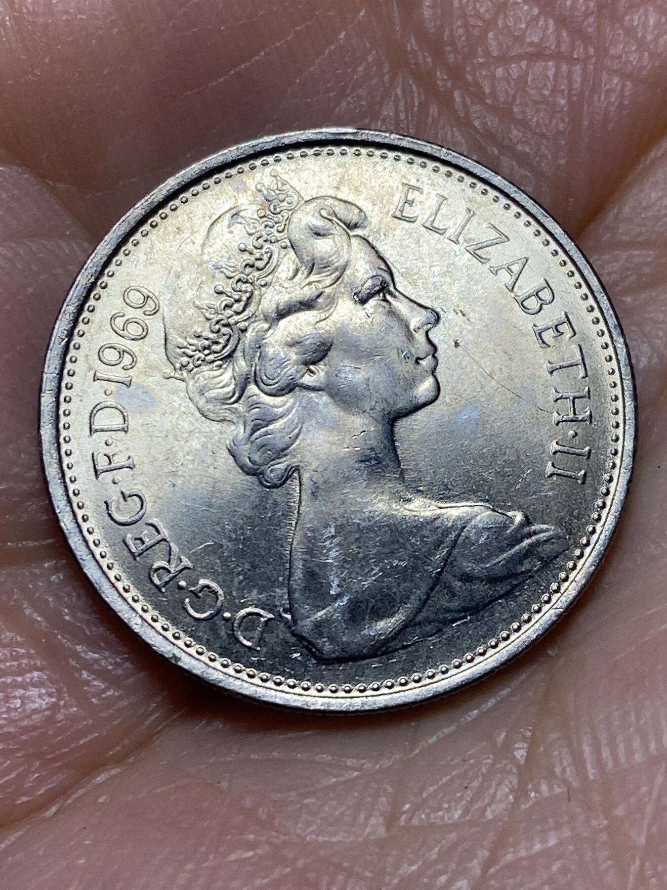 2026年第一场(总第一百七十场）外国好品散币场(免佣金) 英国🇬🇧1969年5新便士(伊丽莎白二世中年花冠，十进制第一版)