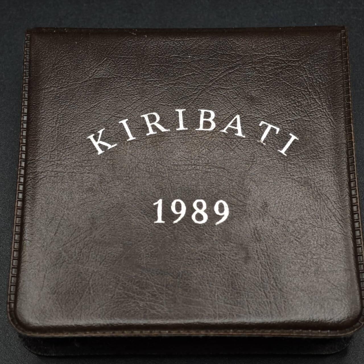 【淘币小摊】实时拍第八百三十七拍   散币银币场   满百包邮可预留二周 每周一统一发货   基里巴斯1989年2元茅草屋独立10周年铜币原盒