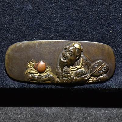 【良泉】第45期【直播场】1月15日晚19.30点开拍！ 208组，西方古代钱币、丝路古珠杂项专场 - 明治时代【日本】金工包扣【东方朔偷蟠桃】钱包部分现代配的