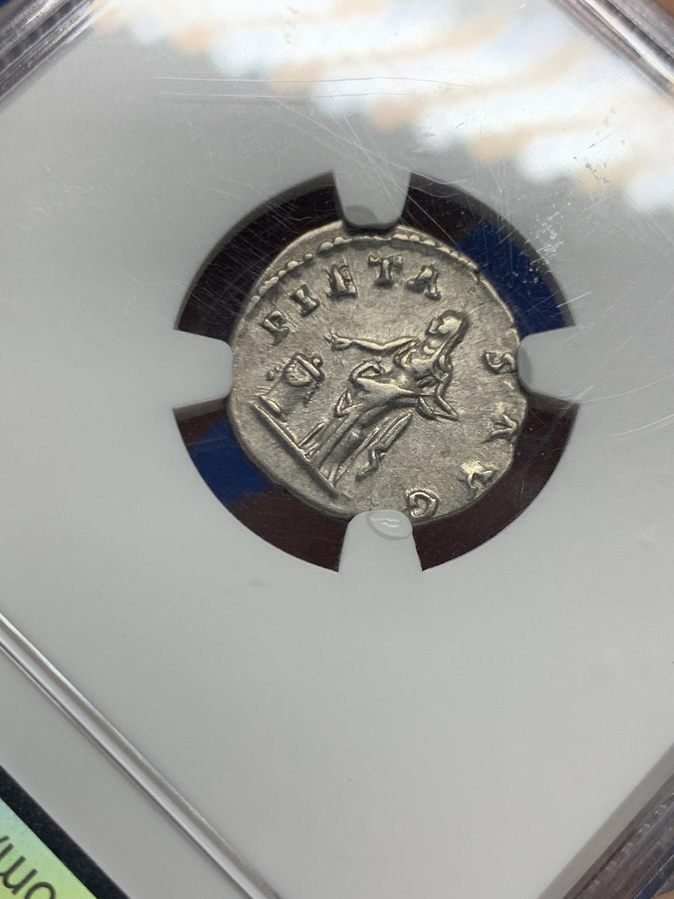 《竞宝斋》第453场 周日，周一 2场连拍 （全场包邮，欢迎送拍） NGC XF 古罗马帝国 138-140/1年 1狄纳里（AR Denarius）银币 正面为大福斯蒂娜皇后 打制很好 细节全在 少见品种