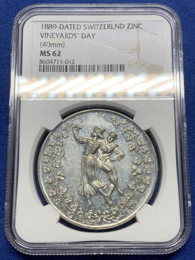 《竞宝斋》第453场 周日，周一 2场连拍 （全场包邮，欢迎送拍） - NGC MS62 瑞士 1889年 葡萄园 景观锌章 为丰收而舞 整体非常值得收藏