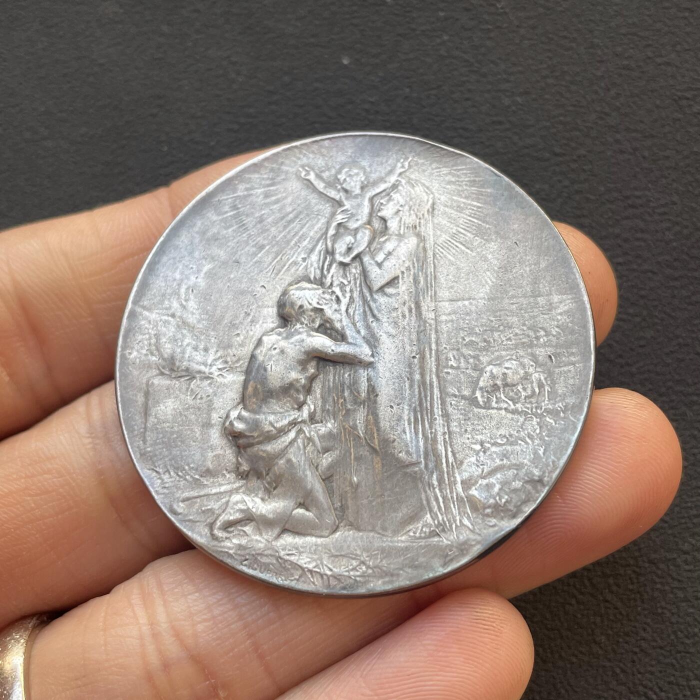 「木头集藏」章牌专场-第65场 G.Dupre～法国“救赎”银章，直径：45 mm，40.8 g，边铭：丰饶角 ARGENT， 名家代表作品，有清洗痕迹。