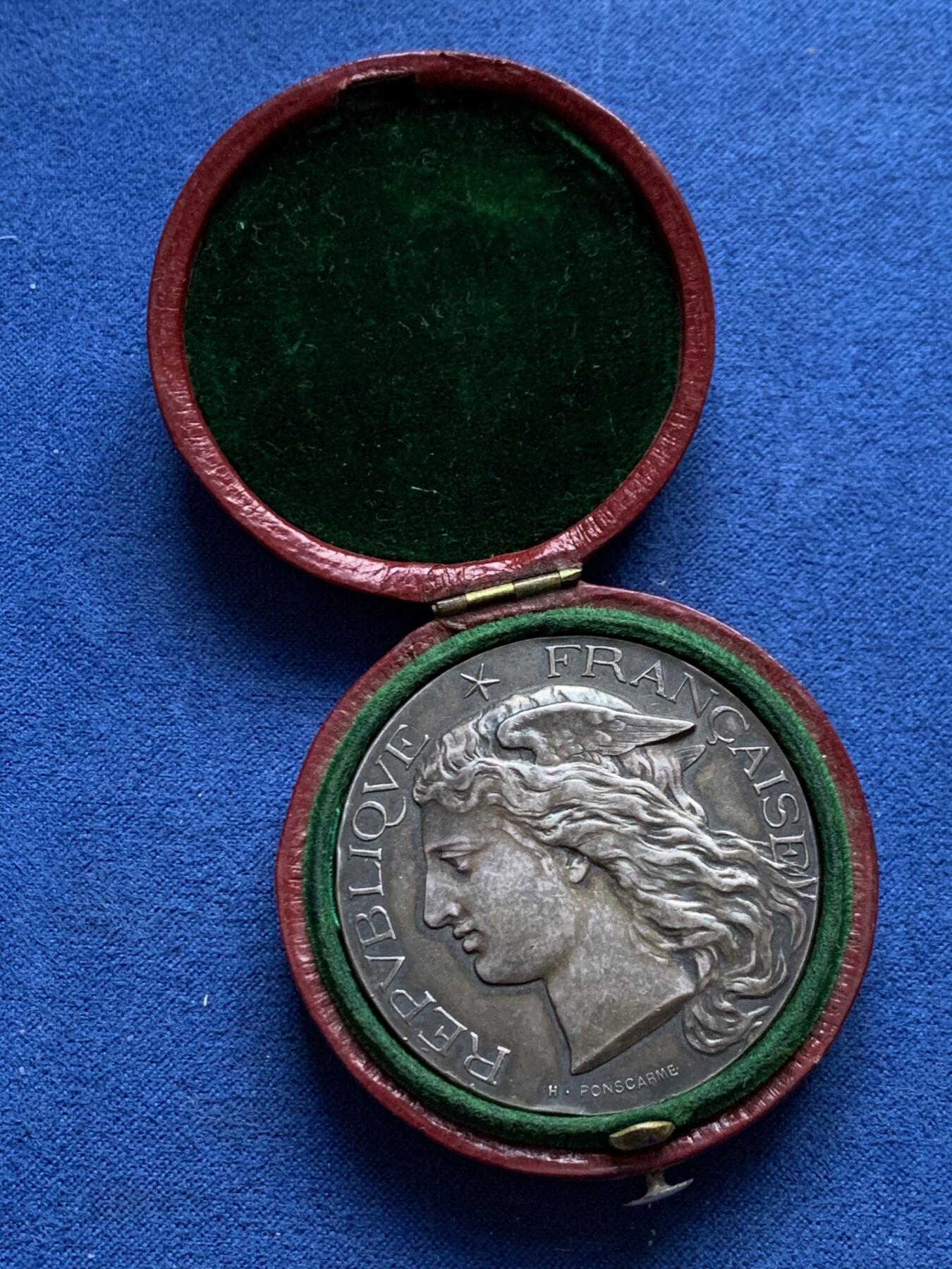 《竞宝斋》第453场 周日，周一 2场连拍 （全场包邮，欢迎送拍） 1890年法国农业部颁发纪念银章 38.6克 42mm 丰饶角银 带原盒