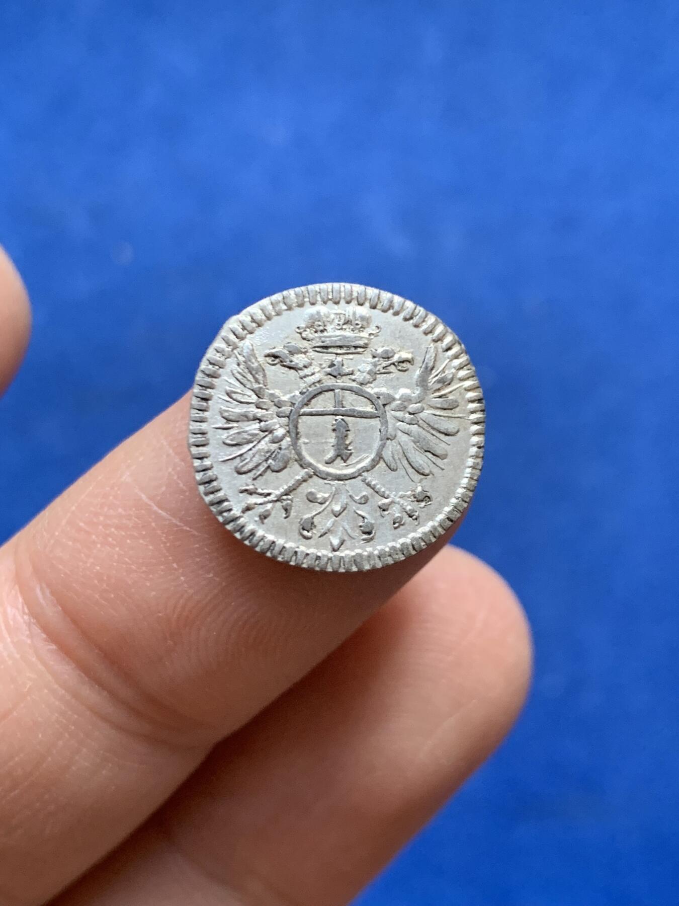 《竞宝斋》第453场 周日，周一 2场连拍 （全场包邮，欢迎送拍） 1738年雷根斯堡1克鲁泽 稀少品种 仅铸造25000枚 书上标价只到XF