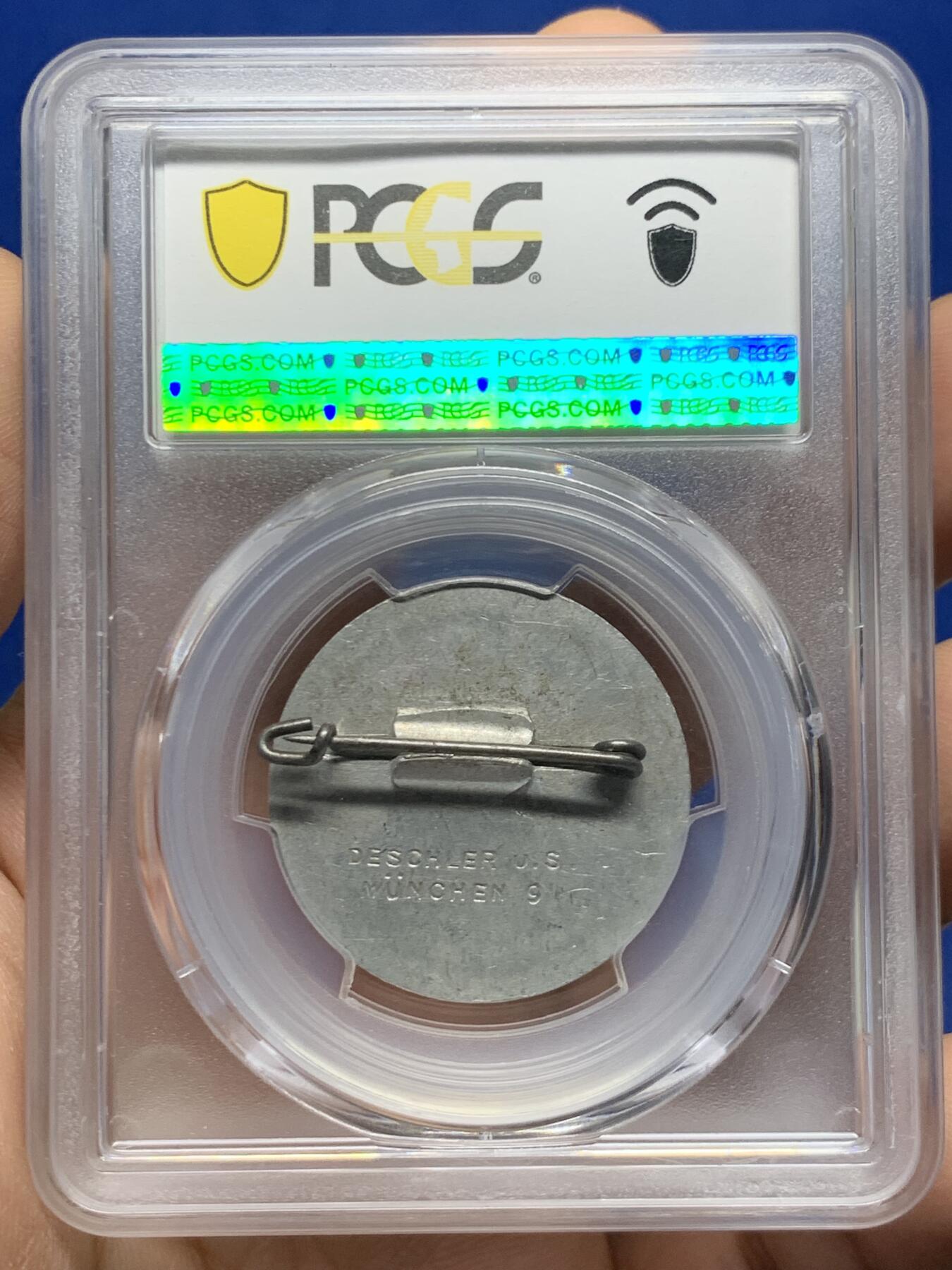 《竞宝斋》第453场 周日，周一 2场连拍 （全场包邮，欢迎送拍） PCGS SP62 德国1933-1945年帝国铝制胸章（加厚盒子封装），章牌目录编号C-215。