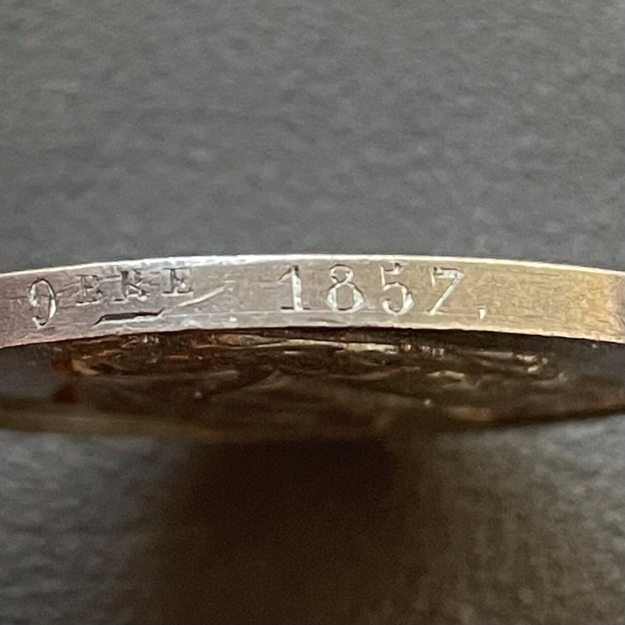 「木头集藏」章牌专场-第65场 1857年法国婚礼纪念银章，直径：33.5 mm，16 g，边铭：手指 ARGENT （1845-1860）。