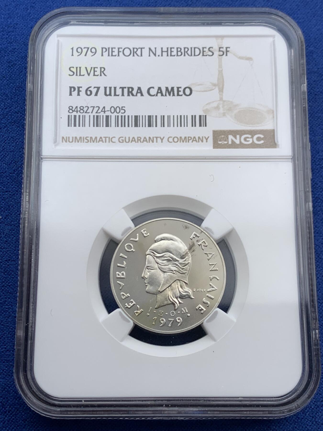 《竞宝斋》第453场 周日，周一 2场连拍 （全场包邮，欢迎送拍） 七枚一组 NGC PF67UC-PF69UC 法属赫布里底群岛1974年/1979年加厚精制校样银币 100法郎为加厚盒 太平洋岛国 艺术设计独特 只有几百枚的发行量 8月份SBP一套分数较差的成交价为人民币11000元